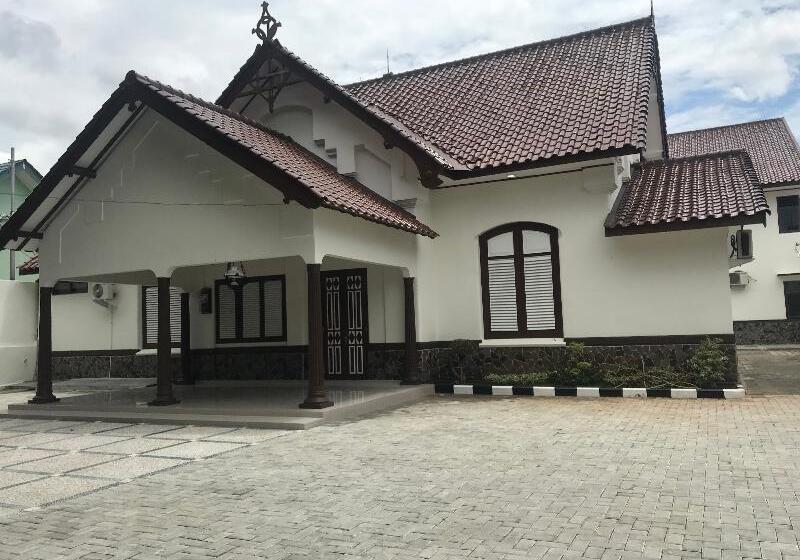 Hotel Oyo 90183 Mess Kavaleri Heritage