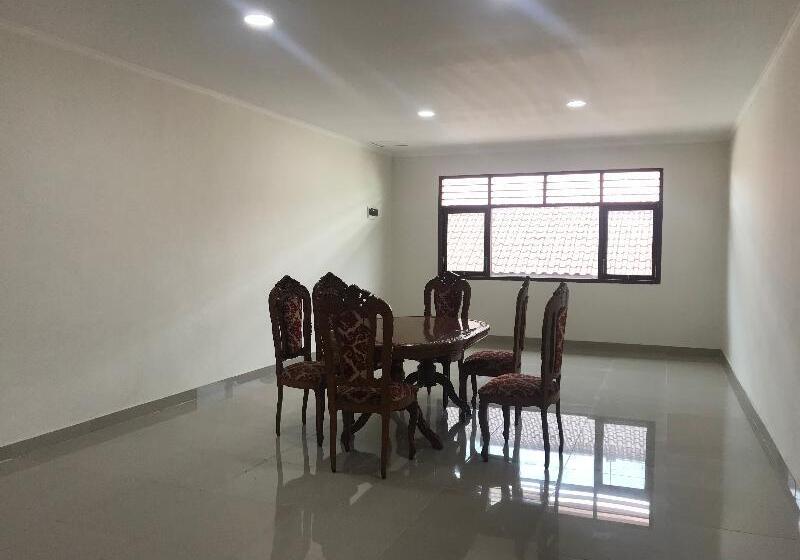 Hotel Oyo 90183 Mess Kavaleri Heritage