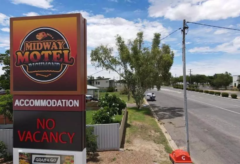 Midway Motel   Richmond