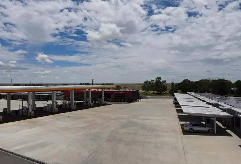 Midway Motel   Richmond