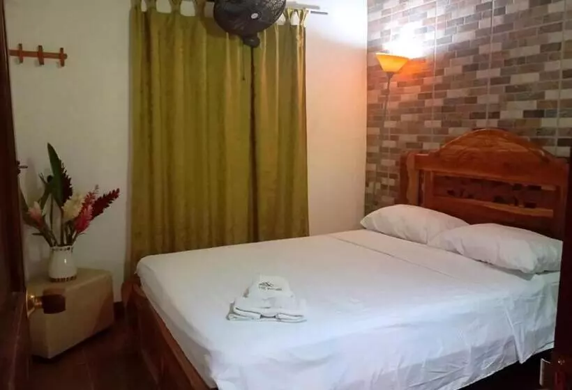 ペンション Hostal Los Wichos