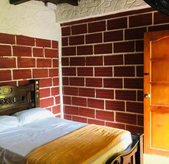 ペンション Hostal Los Wichos