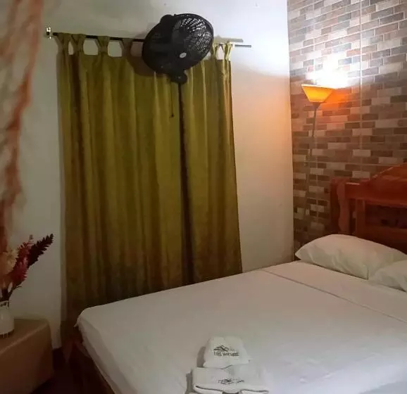 ペンション Hostal Los Wichos