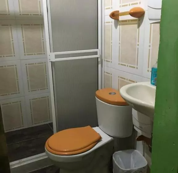 ペンション Hostal Los Wichos