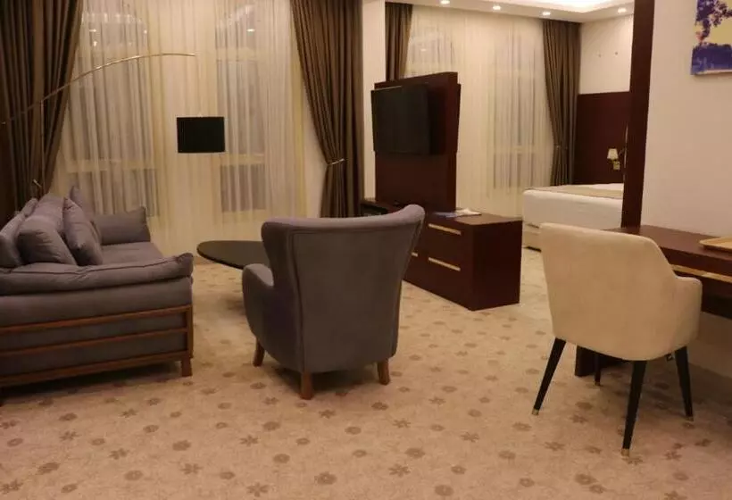 هتل Golden Airport