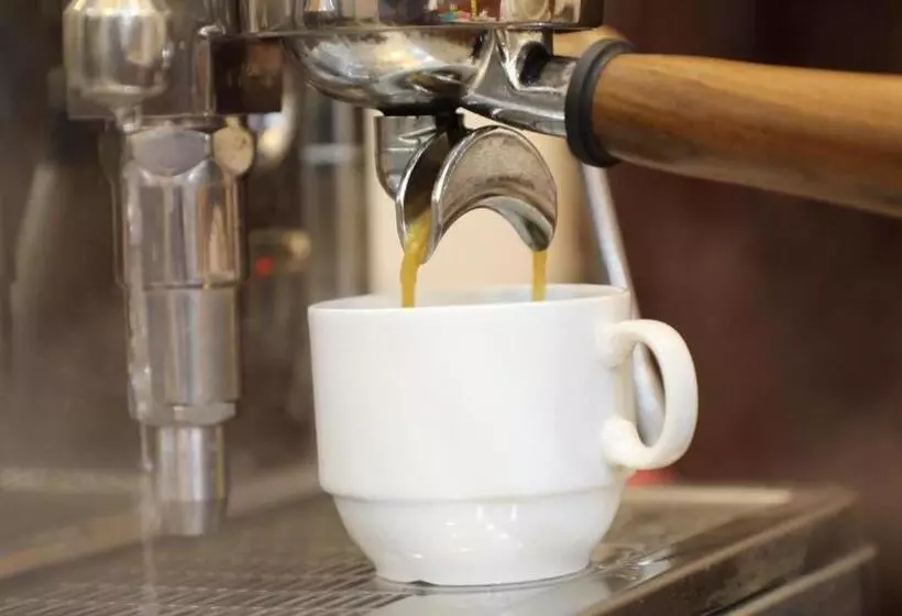 هتل Golden Airport