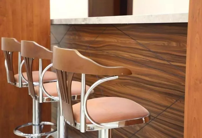 هتل Golden Airport