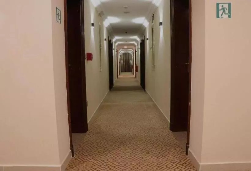 هتل Golden Airport