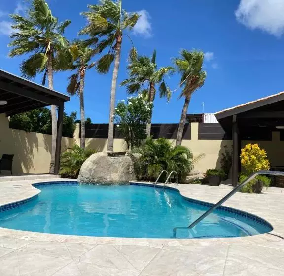 Hotelli Juanedu Suites