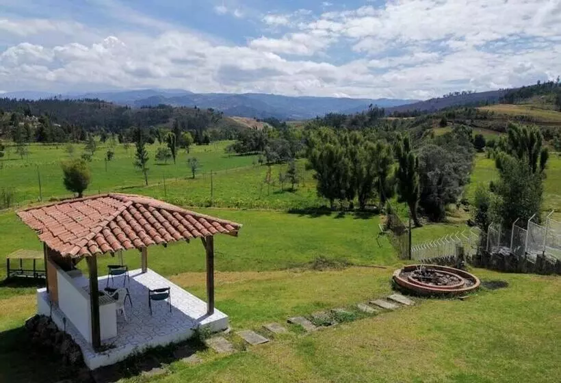 ホテル Lujosa Casa Quinta En Naturaleza Andina