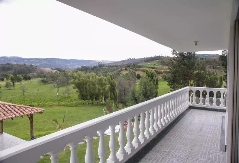 ホテル Lujosa Casa Quinta En Naturaleza Andina