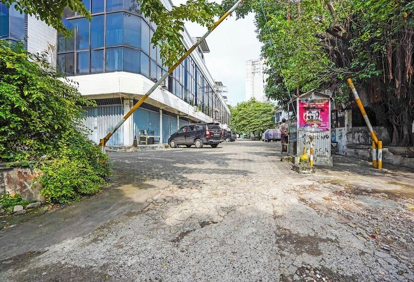 בית מלון כפרי Spot On 90147 Gosepa Ambengan Plaza