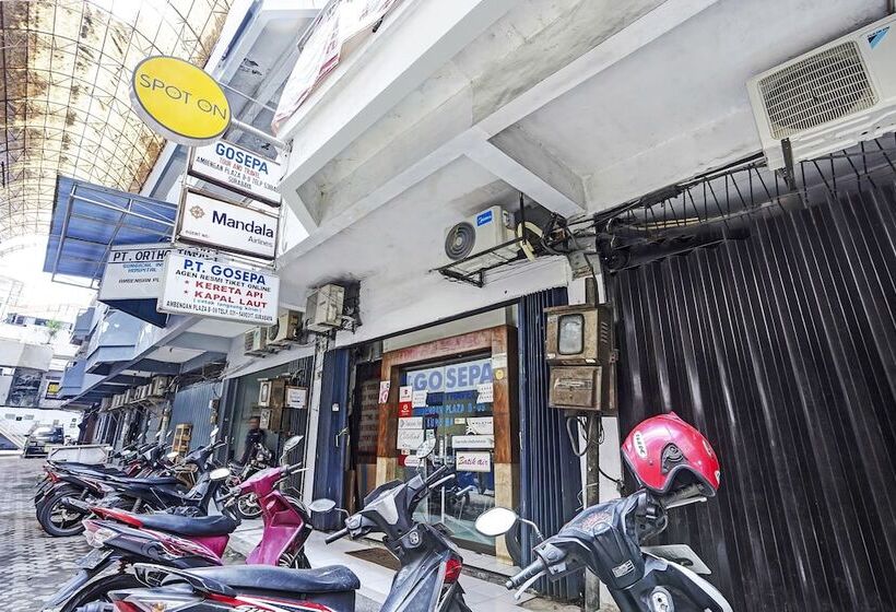 בית מלון כפרי Spot On 90147 Gosepa Ambengan Plaza