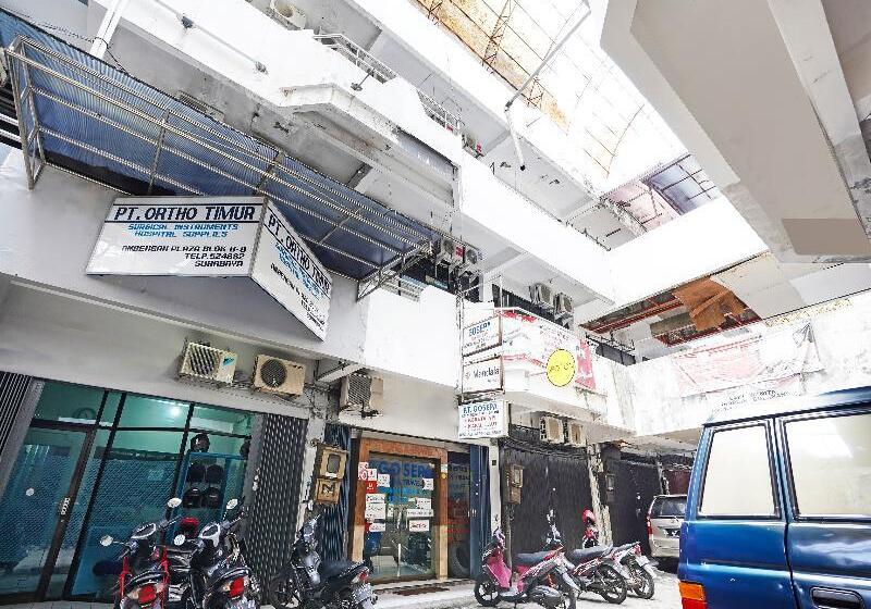 בית מלון כפרי Spot On 90147 Gosepa Ambengan Plaza