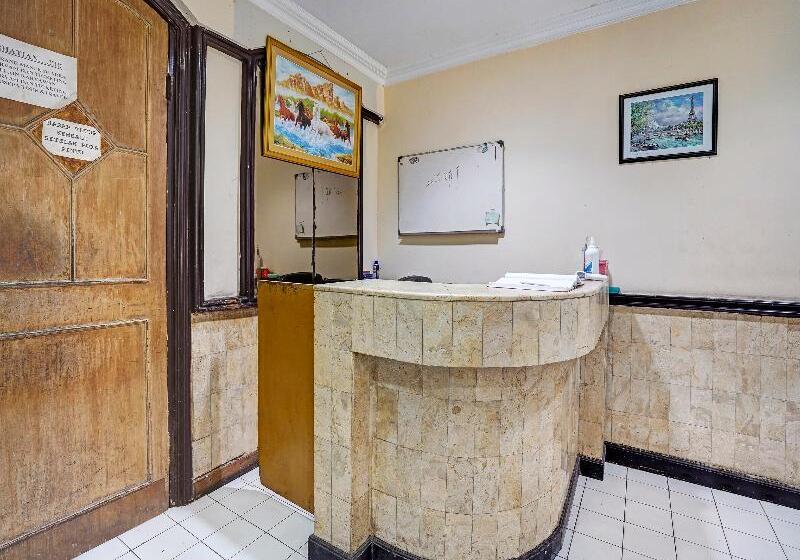 בית מלון כפרי Spot On 90147 Gosepa Ambengan Plaza