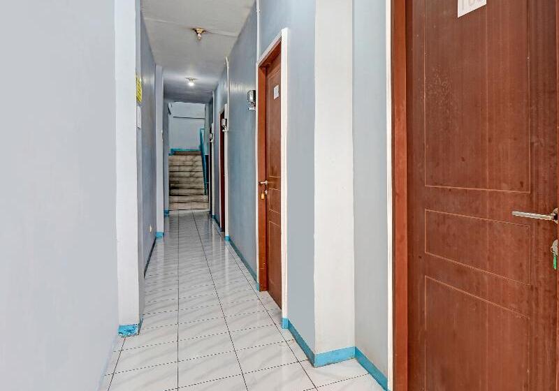 בית מלון כפרי Spot On 90147 Gosepa Ambengan Plaza