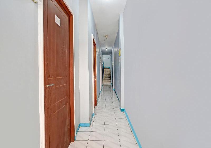 בית מלון כפרי Spot On 90147 Gosepa Ambengan Plaza