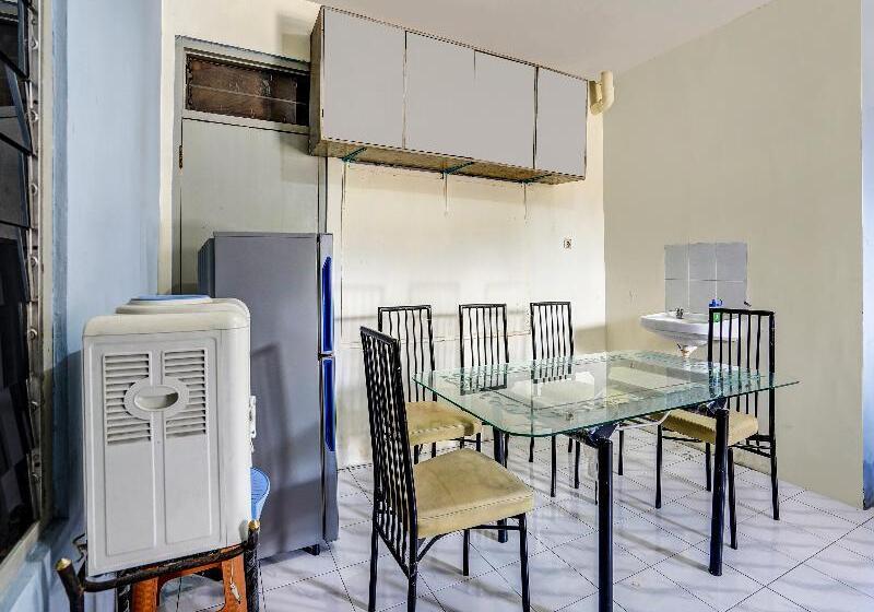 בית מלון כפרי Spot On 90147 Gosepa Ambengan Plaza