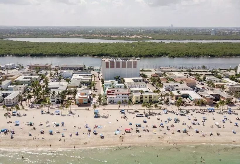 The Marlin Beachside