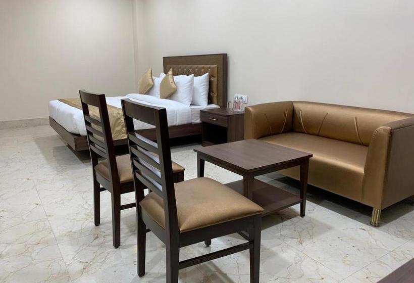 Crimson Hotel & Banquets