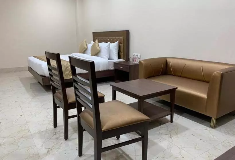 Crimson Hotel & Banquets