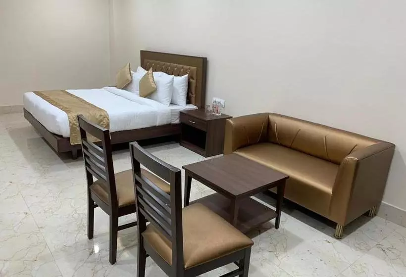 Crimson Hotel & Banquets