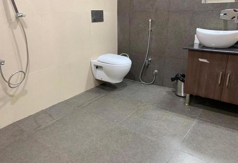 Crimson Hotel & Banquets