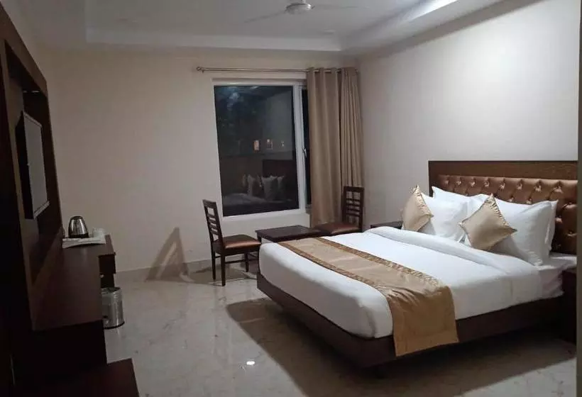 Crimson Hotel & Banquets