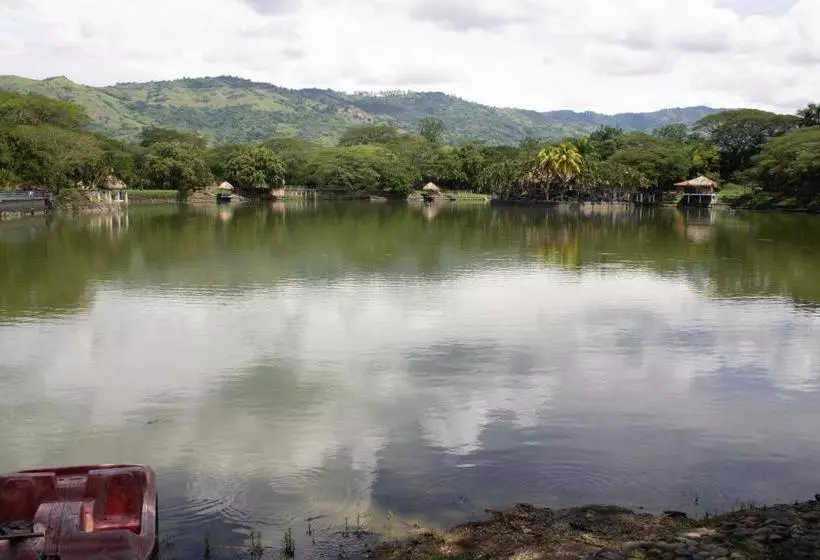 ホテル Máses El Danubio