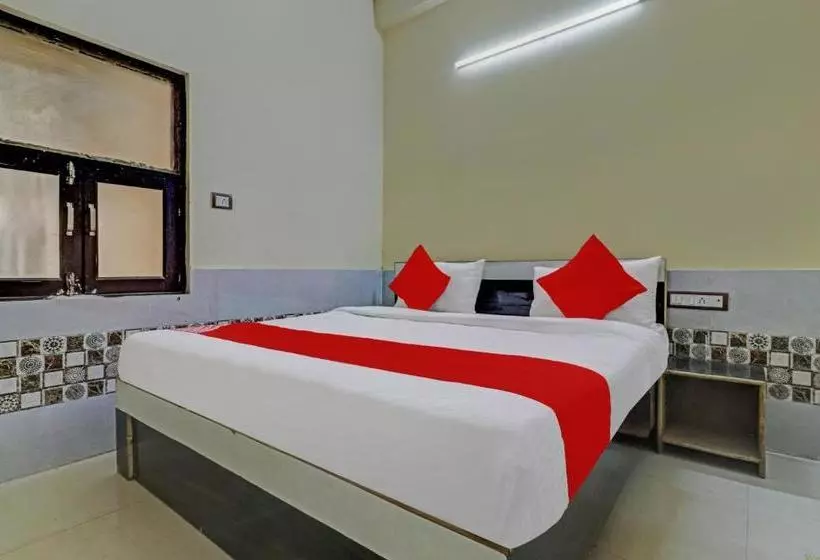 ホテル Oyo 76879  Sudama Dham Inn