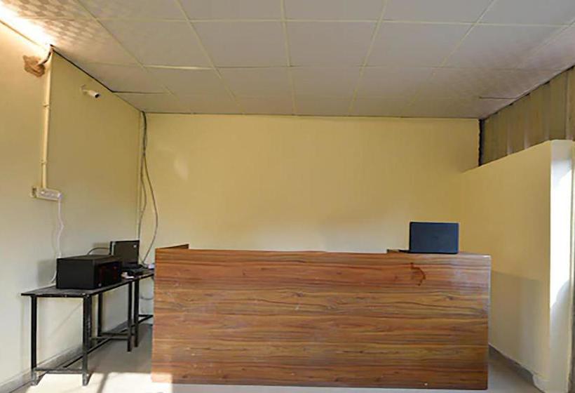 호텔 Vaccinated Staff Spot On 76940 Sri Annapoorneshwari Residency Boarding & Lodging