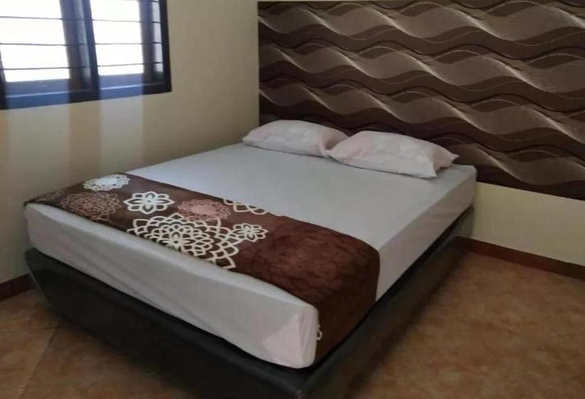 בית מלון כפרי Spot On 90135 Thalia Residence