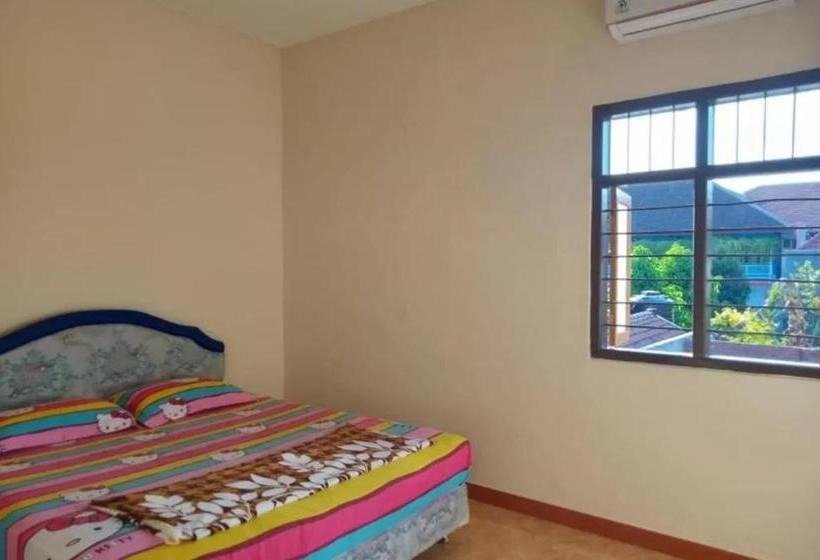 בית מלון כפרי Spot On 90135 Thalia Residence