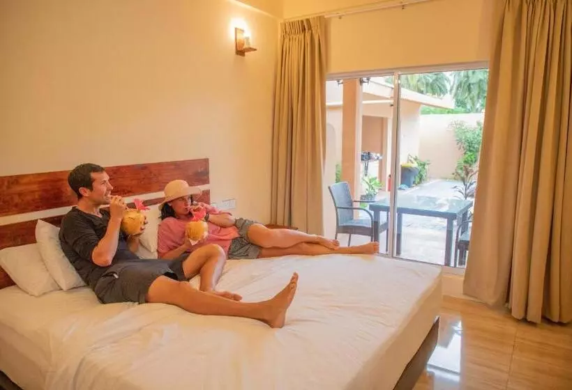 پانسیون Shoreline Grand