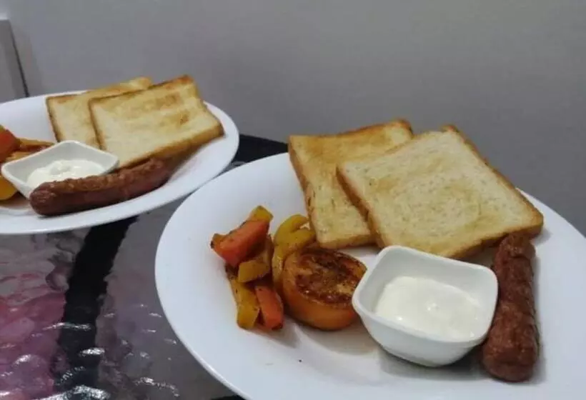 پانسیون Shoreline Grand