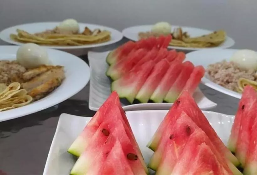 پانسیون Shoreline Grand