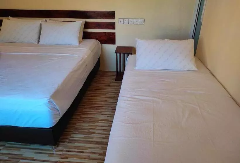 پانسیون Shoreline Grand