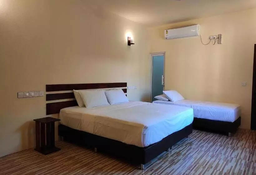 پانسیون Shoreline Grand