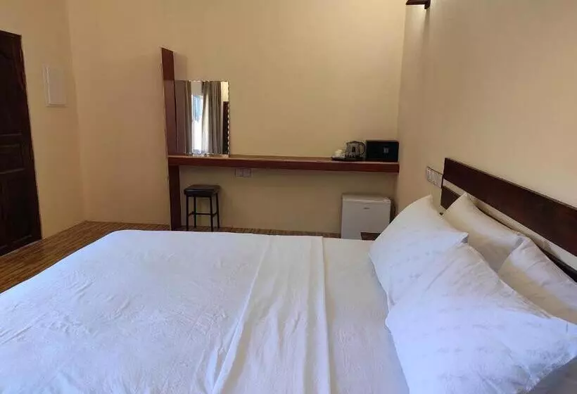 پانسیون Shoreline Grand