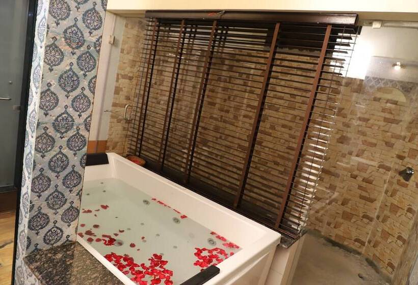 渡假胜地 The Pench International