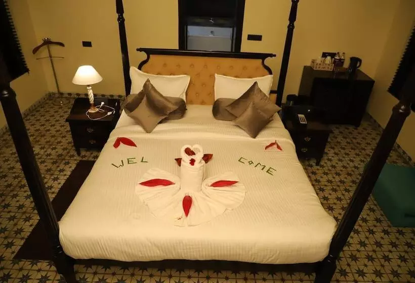 Lomakeskus The Pench International