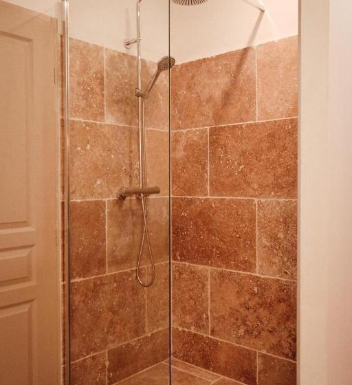 ベッドアンドブレックファースト Le Chai