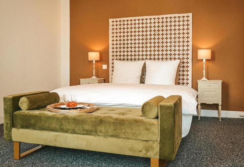 ベッドアンドブレックファースト Le Chai