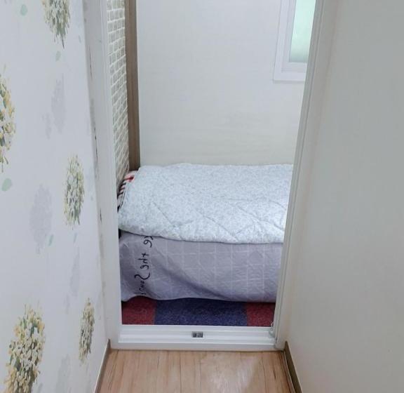 מלון כמוסות Noble House Seoul