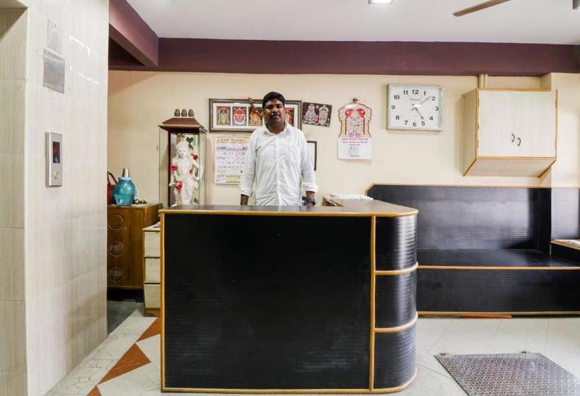 Hotel Oyo 71679 Bmr Guest House