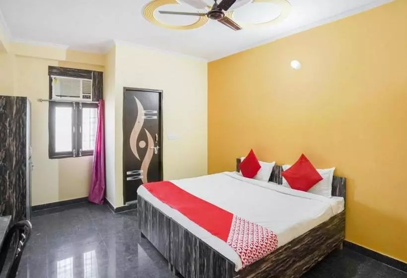 Hotelli Oyo 76046 Globe House