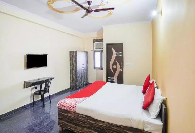 Hotelli Oyo 76046 Globe House