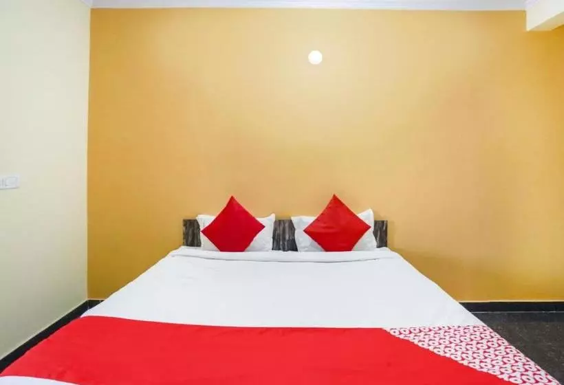 Hotelli Oyo 76046 Globe House
