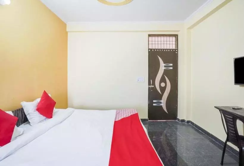 Hotelli Oyo 76046 Globe House