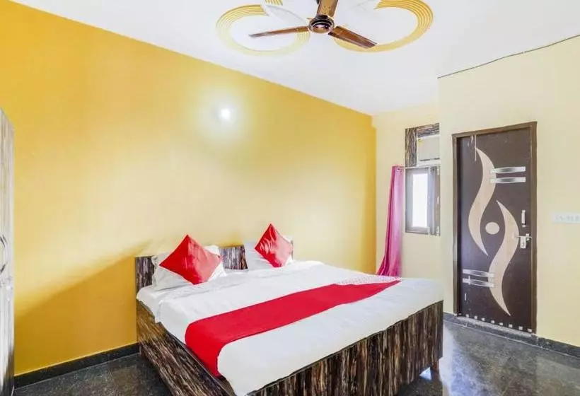 Hotelli Oyo 76046 Globe House